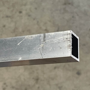 TUBE CARRE ALU 6060T5 BRUT EPAISSEUR 2MM LE ML